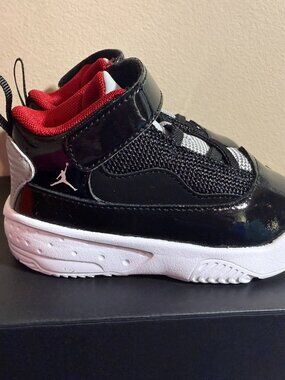 NIB Jordan Max Aura 2 TD Black Gym Red Sneakers | Size 5C
